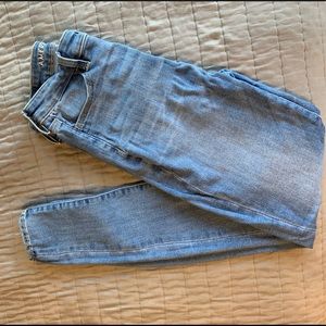 American Eagle Skinny Jeans- Hi-Rise light wash